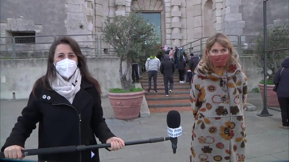 Covid a Genova, primo giorno di tamponi a Porta Siberia: subito lunghe code