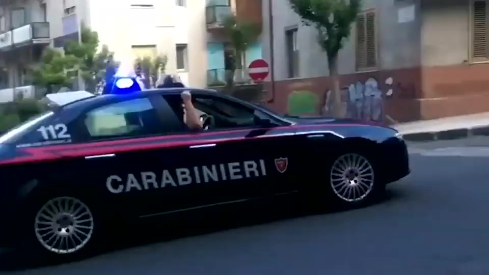 Genova, operazione Fortnite porta a 14 arresti per truffa delle sim clonate