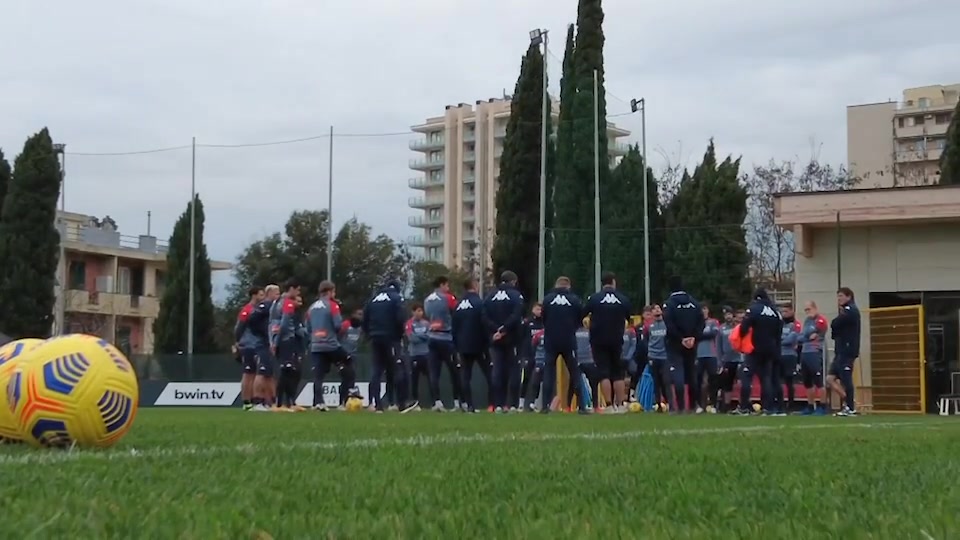 Genoa, per Crotone sale la candidatura di Onguene; situazione incerta sul fronte mercato