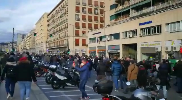 La protesta dei ristoratori, blocco di Viale Brigate Partigiane (3)