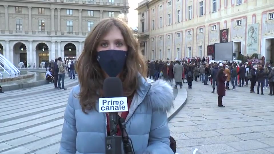 Genova, il mondo dello spettacolo in piazza: 