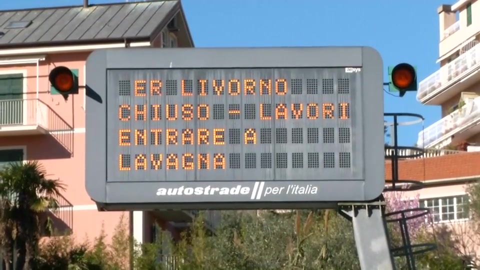 Caos cantieri A12, casello di Chiavari chiuso da 5 settimane e per Autostrade invece è aperto