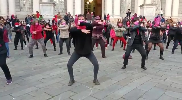 Otto Marzo, in 500 alla Haka femminista per gridare 