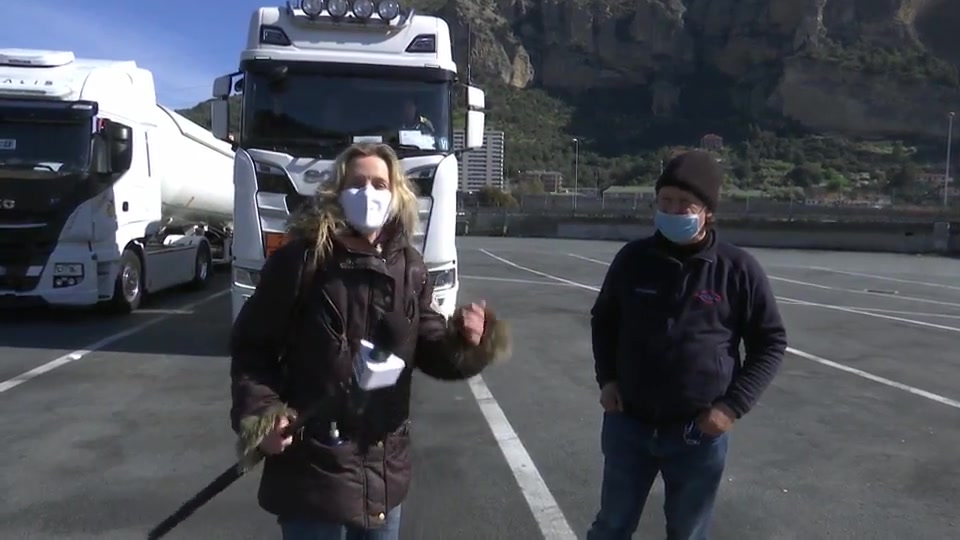 Autoporto Ventimiglia, camionisti stanchi e tesi per i troppi cantieri in autostrada