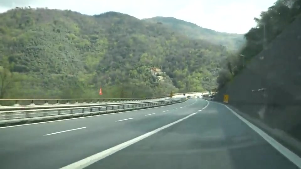 Viaggio sula A12 tra Recco e Rapallo: scandalo sicurezza e cantieri