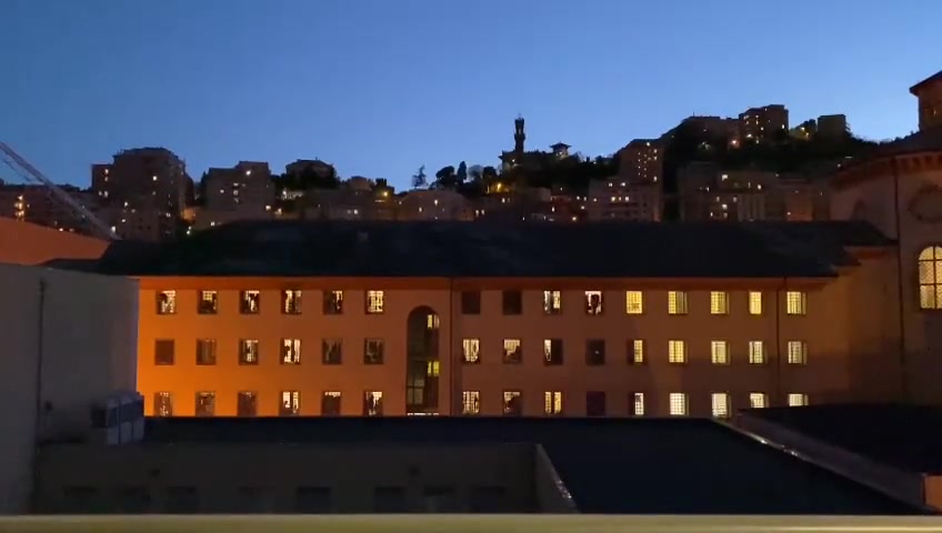 Genova, ferri contro le sbarre: la protesta rumorosa dei detenuti di Marassi