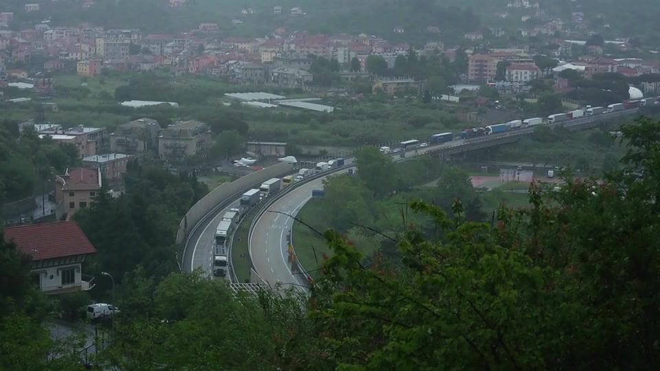 Autostrada A10 chiusa per ore tra Savona e Albisola: l'incidente nel tratto dei cantieri