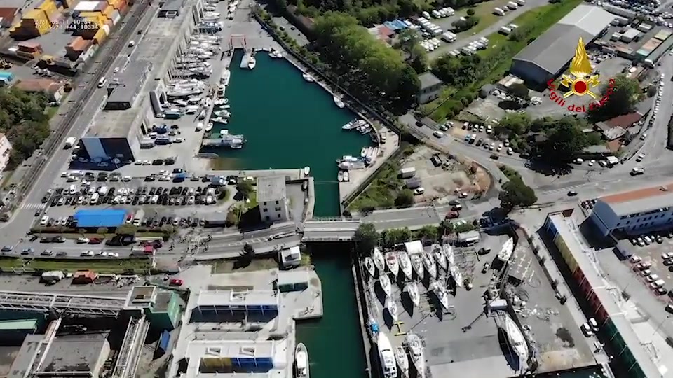 Spezia, le immagini aeree mostrano la situazione del ponte Pagliari in Darsena 