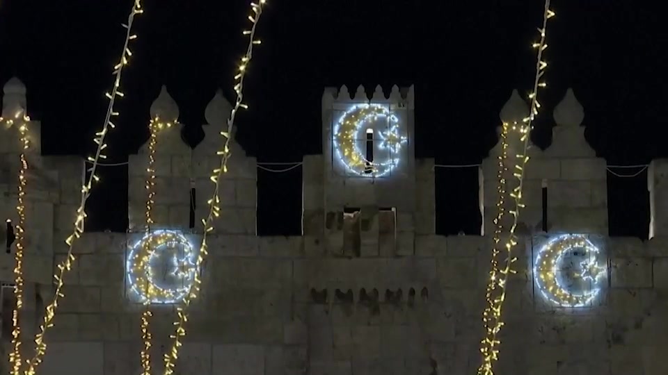 Genova, i musulmani per la fine del Ramadan all'Acquasola: 