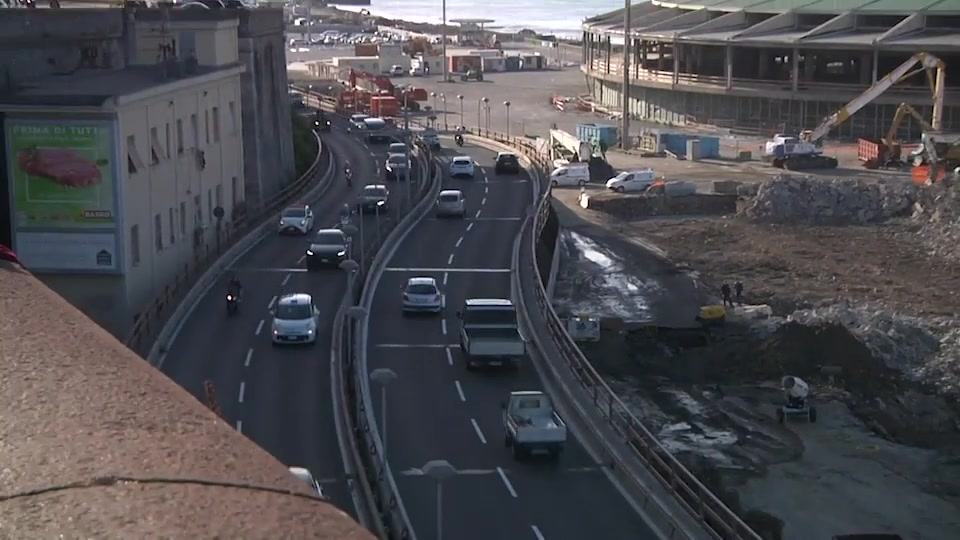 Genova, addio ingorgone con più corsie bus protette, metrò e monorotaia