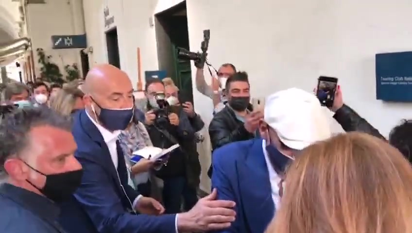 Gianluca Vialli a Palazzo Ducale per presenta "La Bella Stagione", l'accoglienza dei tifosi blucerchiati