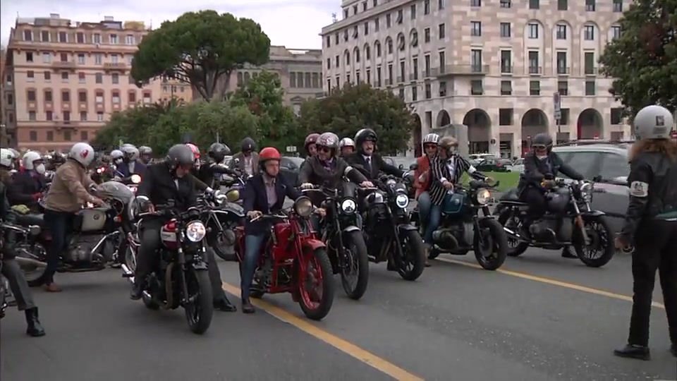 Rombo dei motori ed eleganza per beneficenza, anche a Genova la Distinguished Gentleman's Ride