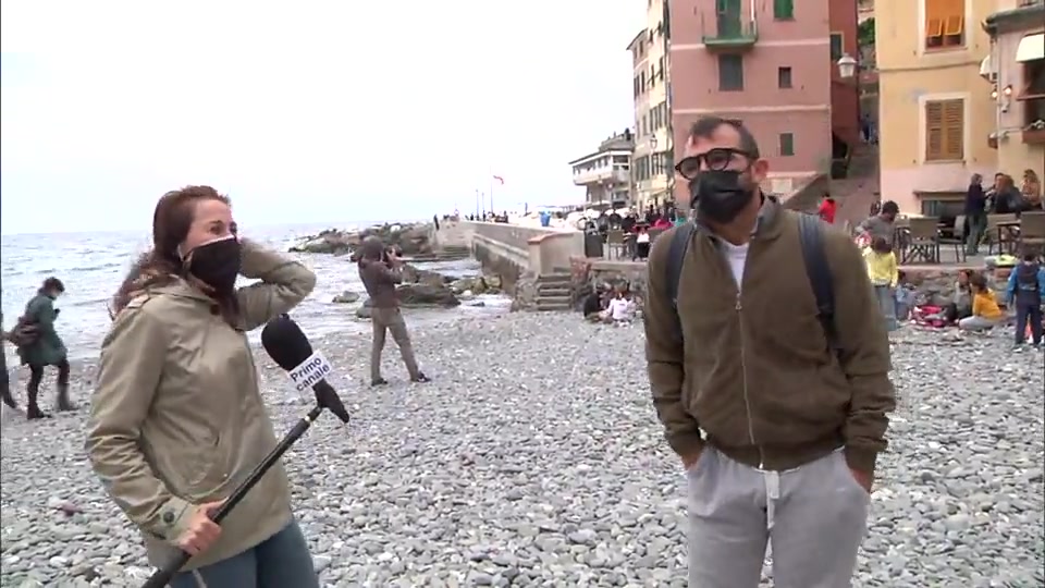 A Genova Boccadasse tornano i turisti nonostante il freddo, obiettivo: bagni pubblici