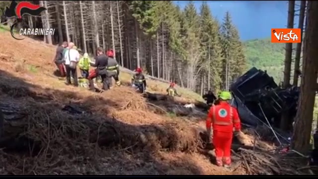 Incidente Mottarone, i soccorsi dei Carabinieri dopo il crollo della funivia