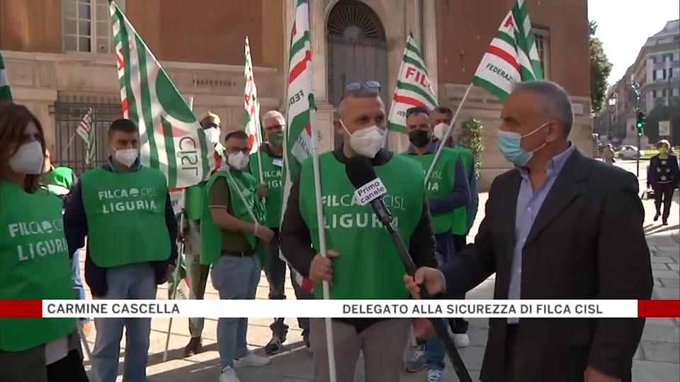 Genova, stop agli infortuni sul lavoro: presidio Cgil, Cisl e Uil davanti alla prefettura