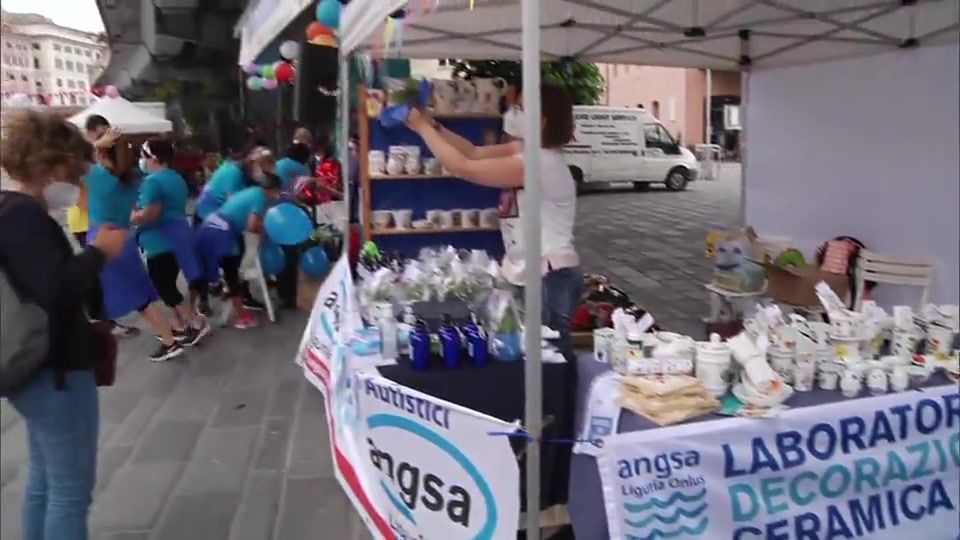 Genova, due giorni per l'autismo in piazza Caricamento