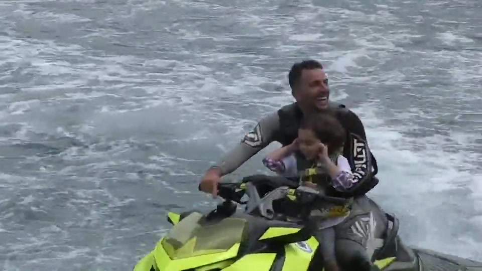 Jet Sky Therapy, Incorvaia regala felicità ai bambini: 