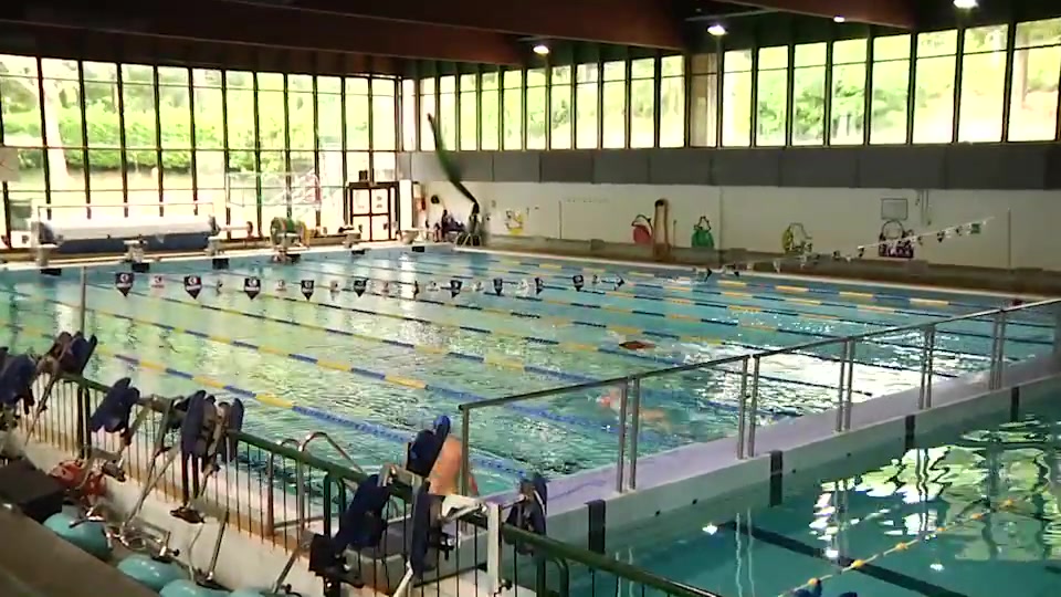 Zona bianca, riaprono le piscine: 