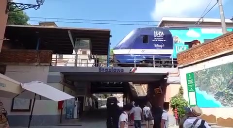 Passa alle Cinque Terre il treno speciale dedicato a 