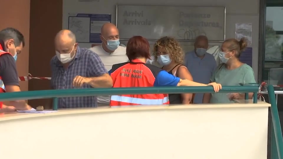 Vaccinazioni, affluenza abbondante all'hub di Arma di Taggia: 