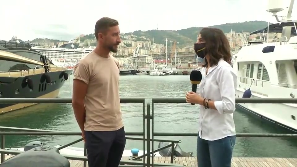 In Liguria la musica arriva dal mare, al porto antico la chiatta con il dj Lerma