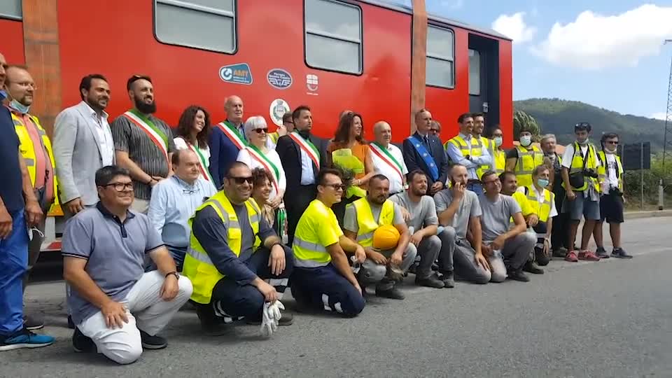 Trenino di Casella tra turismo e valorizzazione territorio arriva la carrozza simbolo 