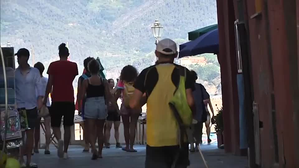 Alle Cinque Terre è boom di turisti: a Vernazza numeri da epoca pre-Covid