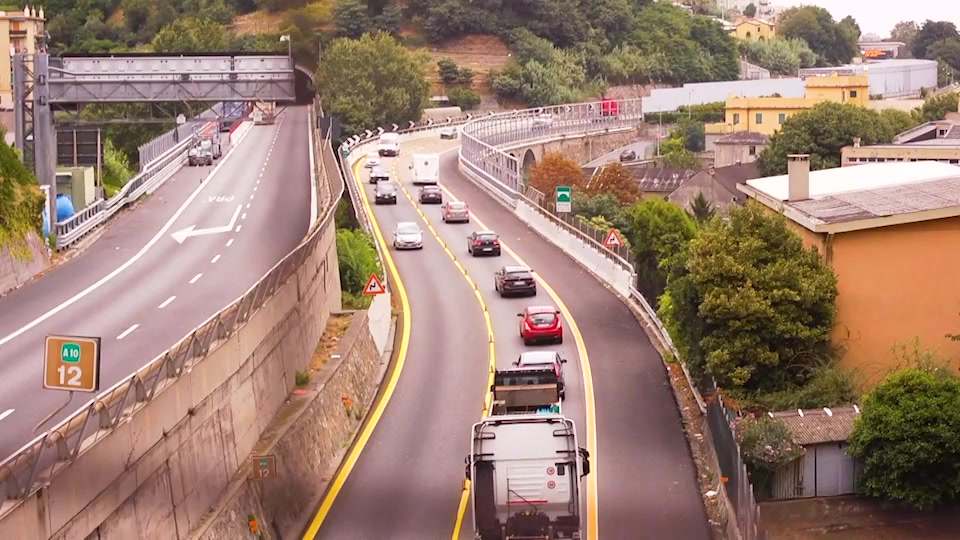 Lavori in A10, le immagini delle code tra Genova Pra' e Aeroporto dall'alto