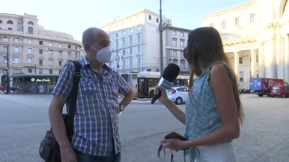 Lavori in A10, c'è chi per evitare il caos sceglie il treno: ma anche qui non mancano i problemi