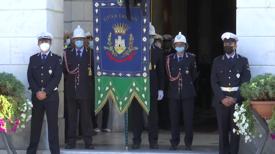 Chiavari in lutto si stringe nella cattedrale per l'ultimo abbraccio a Di Capua, il sindaco buono