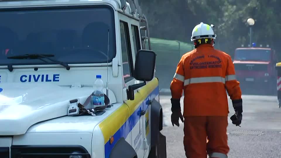 Incendio di Cisano, situazione sotto controllo ma il 90% del bosco è bruciato