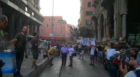 No green pass in corteo, stavolta il bersaglio è Confindustria Genova / 2