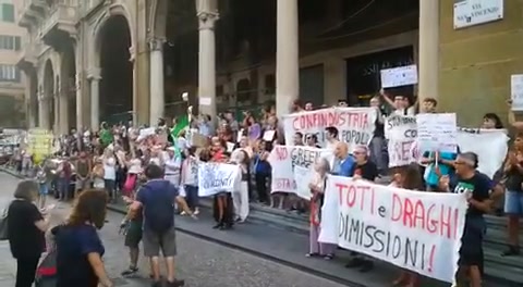 No green pass in corteo, stavolta il bersaglio è Confindustria Genova / 5