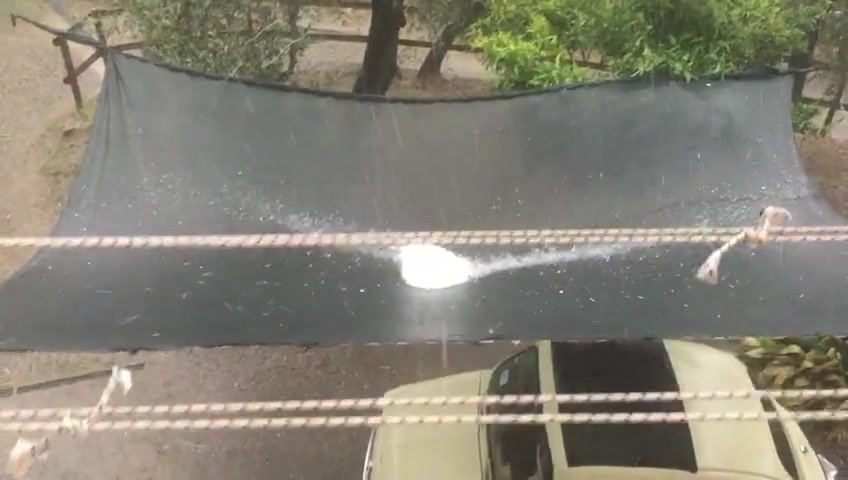 Maltempo in Liguria, violenta grandinata sorprende Chiavari