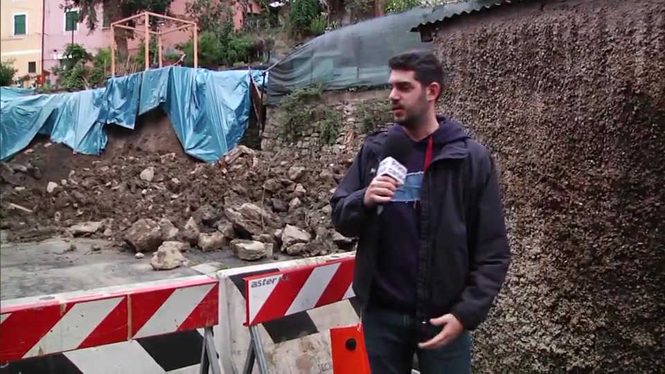 Genova, frana in via delle Gavette: notte fuori casa per le due famiglie sfollate