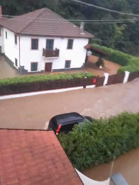 Allerta meteo, le immagini dell'alluvione a Pontinvrea (SV)