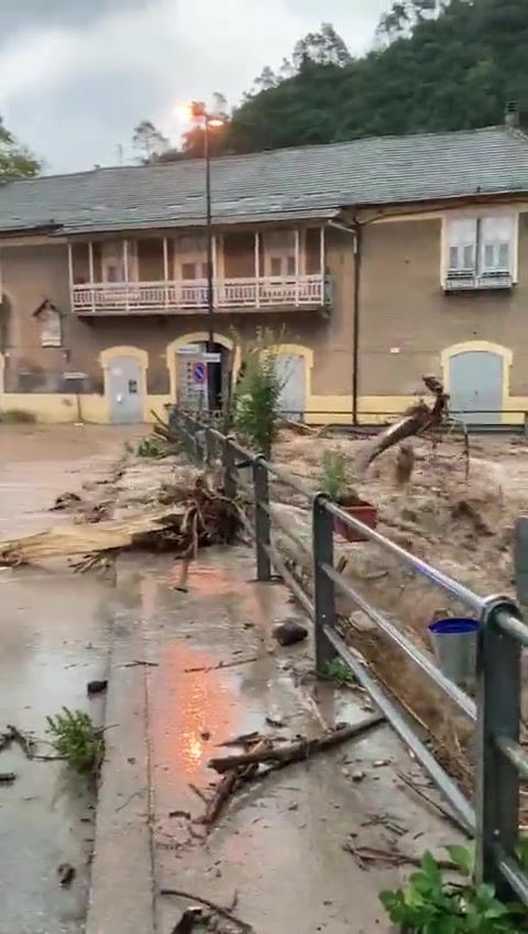 Allerta meteo, Savona: il Letimbro esonda in zona Santuario