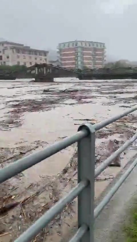 Allerta meteo, Cairo Montenotte, il Bormida in piena