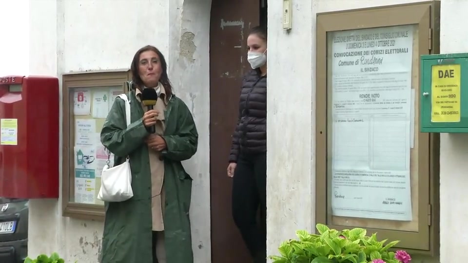 Viaggio a Rondanina, l'impiegata comunale pendolare controcorrente