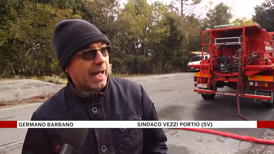 Incendio boschivo a Vezzi Portio, il sindaco: 